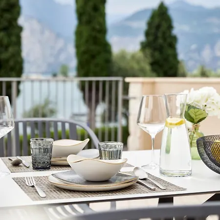 Lejlighedshotel June Garda Brenzone sul Garda